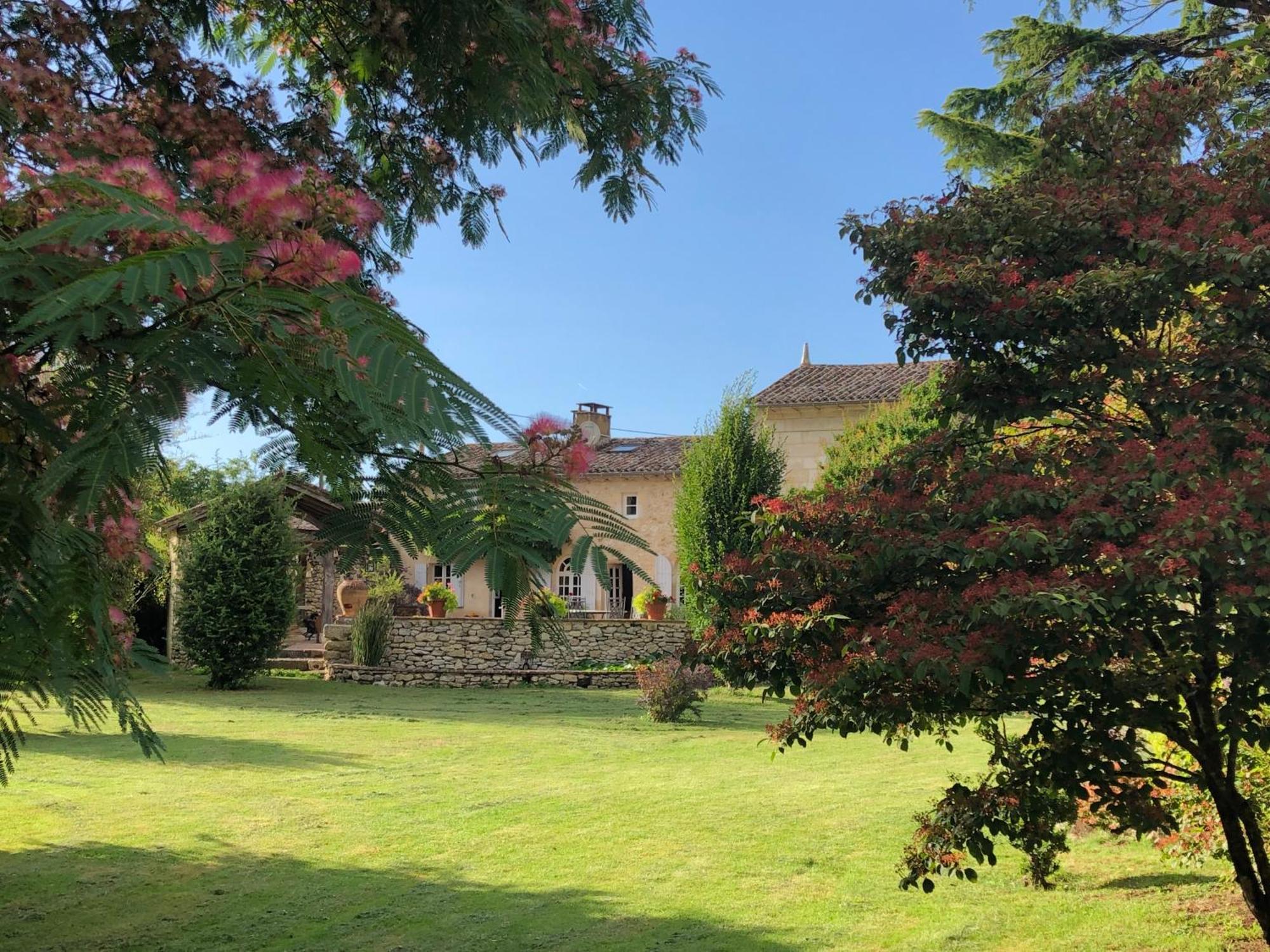 Bed and Breakfast Domaine Des Monges Saint-Seurin-de-Prats Zewnętrze zdjęcie