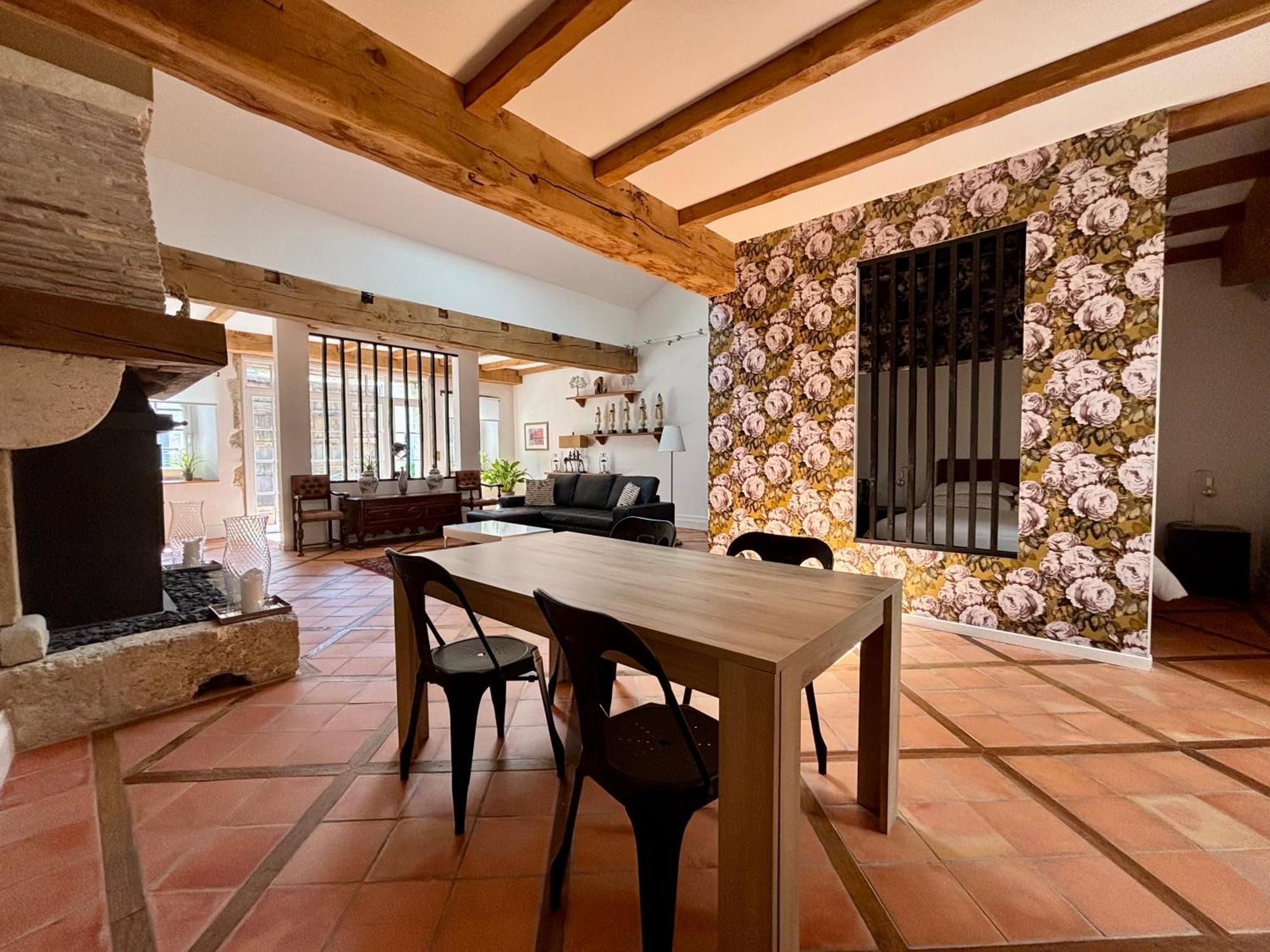 Bed and Breakfast Domaine Des Monges Saint-Seurin-de-Prats Zewnętrze zdjęcie